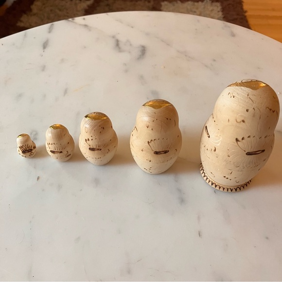 Vintage 5 Piece Hand Painted Wood Burned 3 1/2" Matryoshka Dolls from Russia‎ - Picture 2 of 12